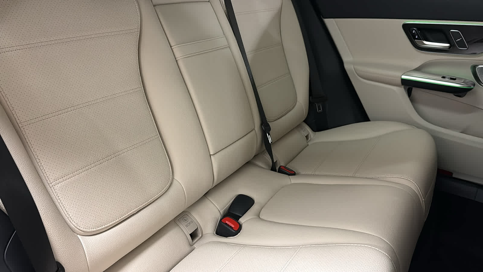 Thumbnail: 2026 Mercedes-Benz GLC - 33