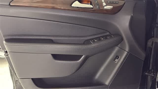 Thumbnail: 2016 Mercedes-Benz GLE - 14