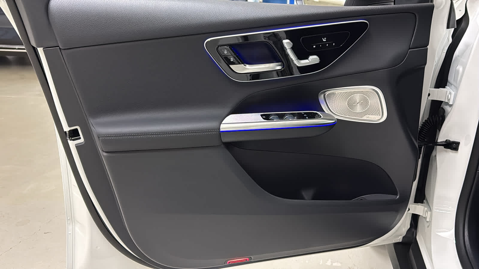 Thumbnail: 2026 Mercedes-Benz GLC - 16