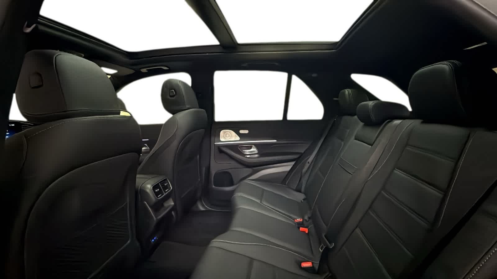 Thumbnail: 2026 Mercedes-Benz GLE - 5