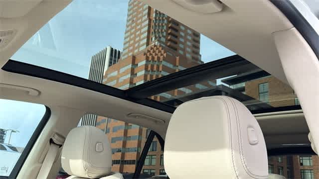 Thumbnail: 2026 Mercedes-Benz GLE - 26