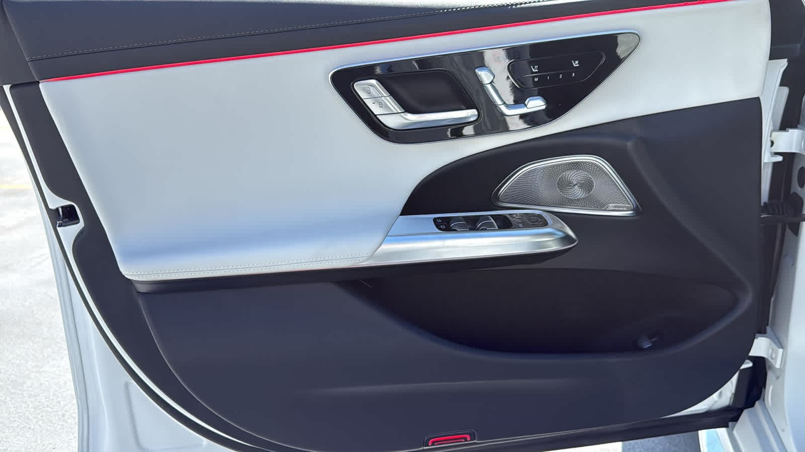 Thumbnail: 2026 Mercedes-Benz E-Class - 15