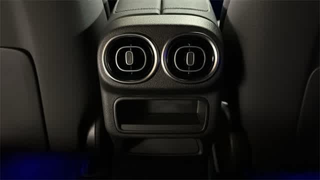 Thumbnail: 2025 Mercedes-Benz GLC - 27