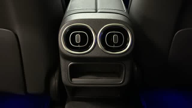 Thumbnail: 2026 Mercedes-Benz GLC - 28
