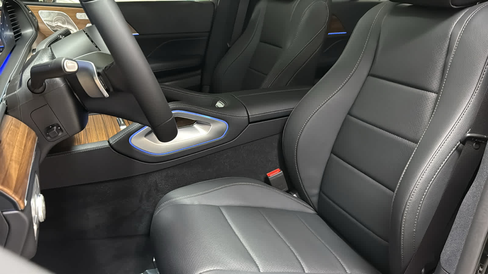 Thumbnail: 2026 Mercedes-Benz GLE - 29