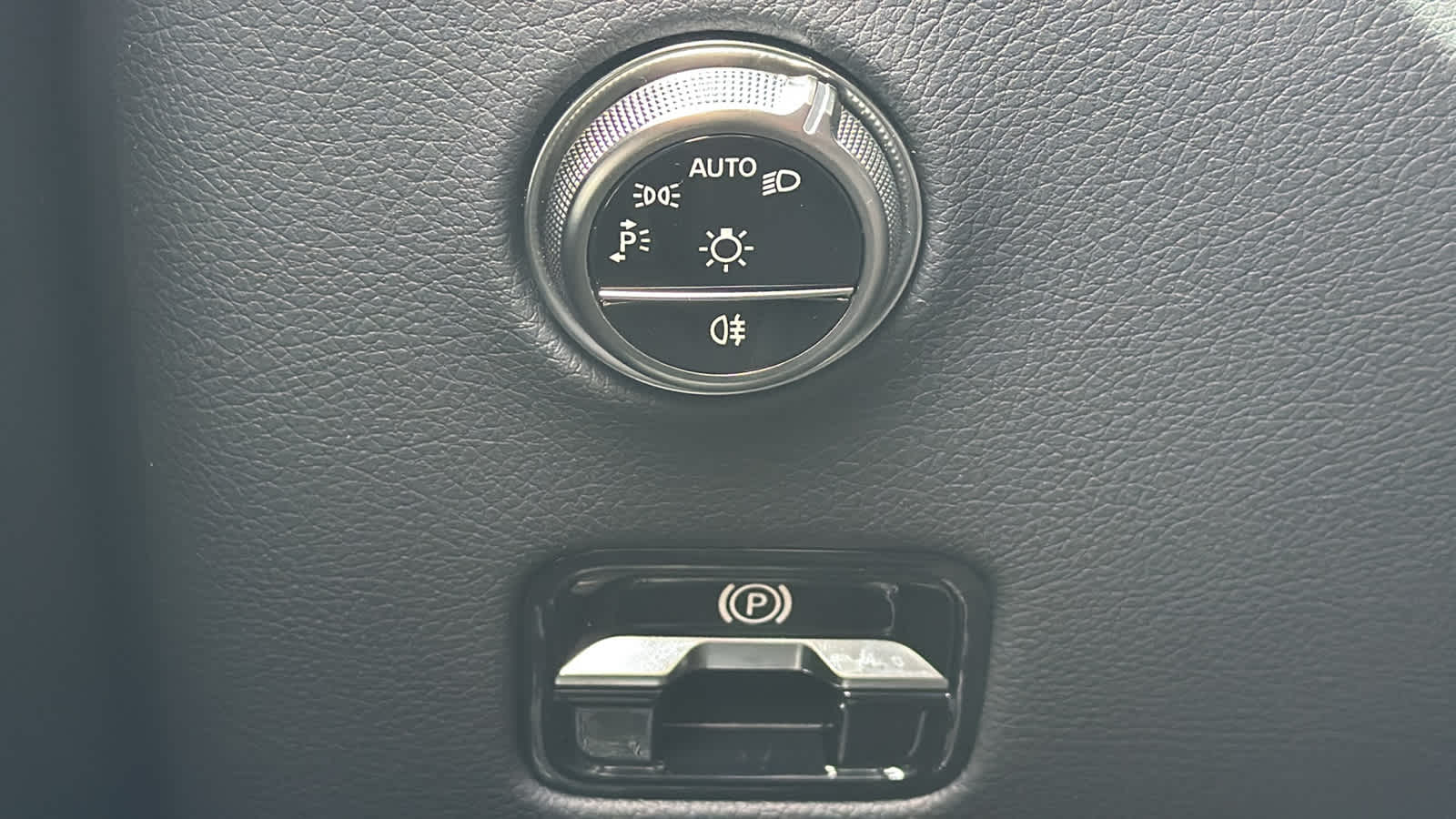 Thumbnail: 2026 Mercedes-Benz GLC - 19