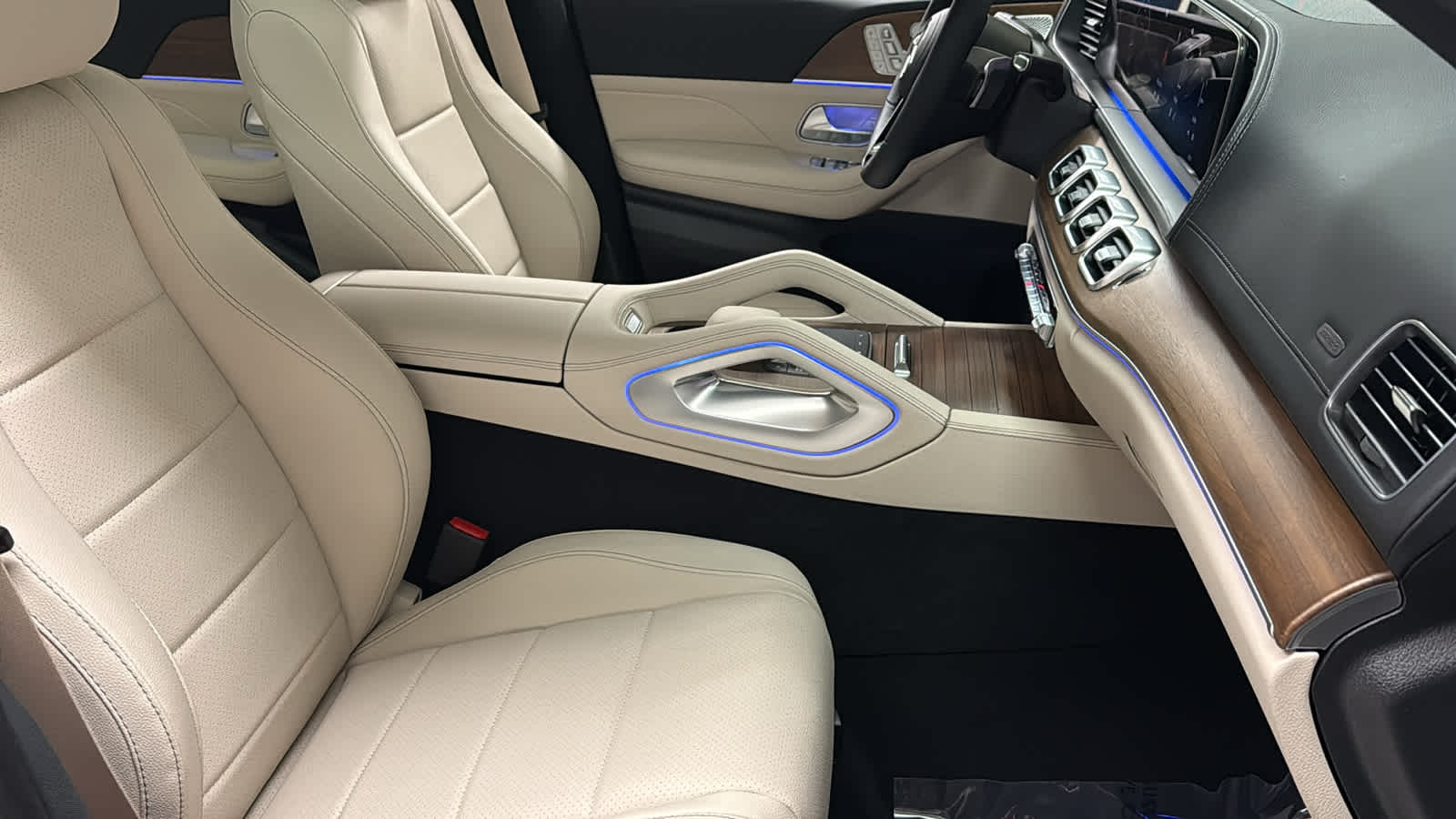 Thumbnail: 2026 Mercedes-Benz GLE - 37