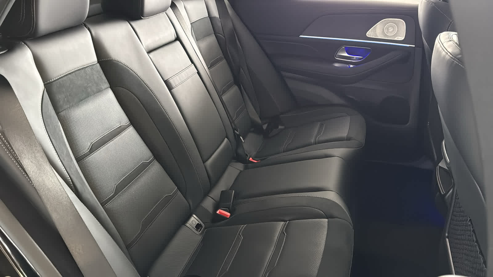 Thumbnail: 2026 Mercedes-Benz GLE - 36