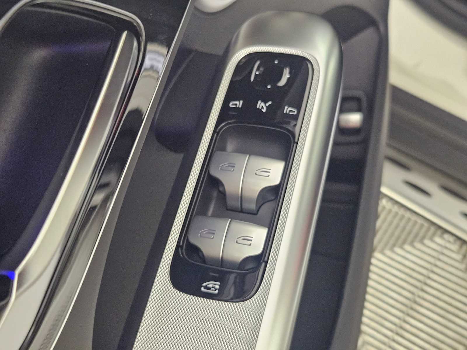 Thumbnail: 2025 Mercedes-Benz GL-Class - 17
