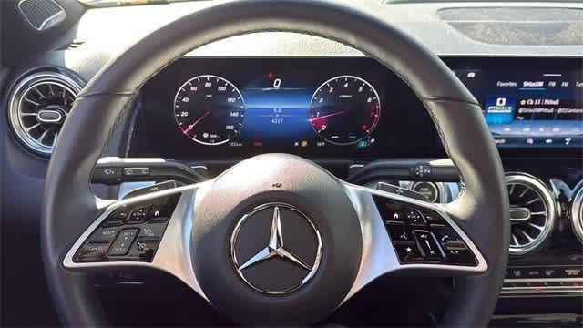 Thumbnail: 2025 Mercedes-Benz GLB - 18