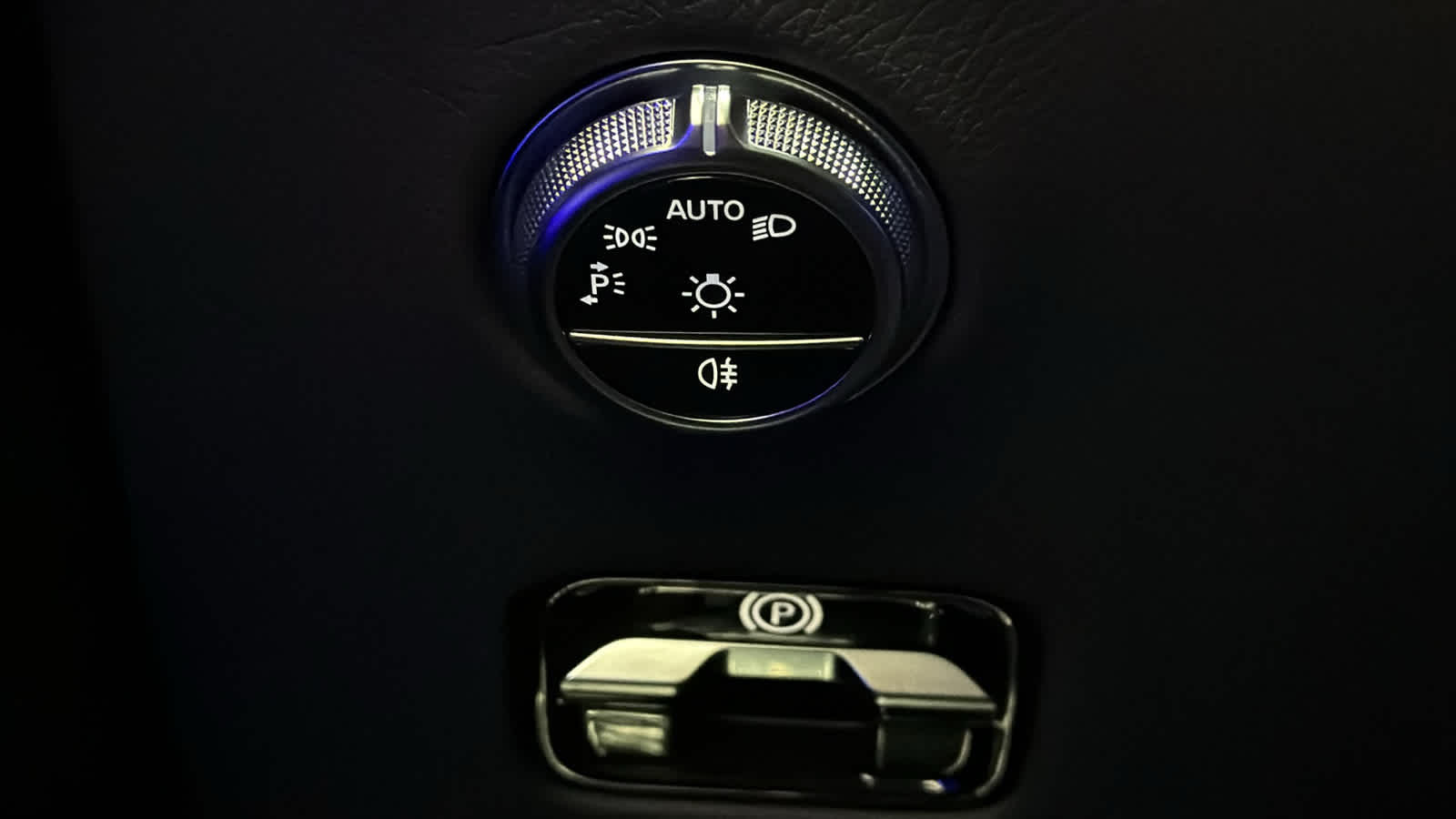 Thumbnail: 2023 Mercedes-Benz GLC - 18