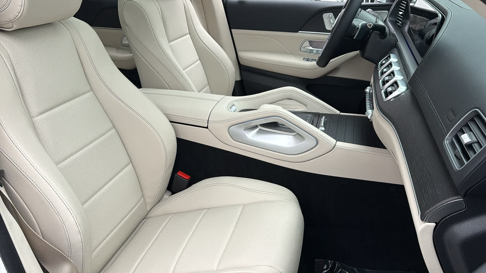 Thumbnail: 2026 Mercedes-Benz GLE - 37