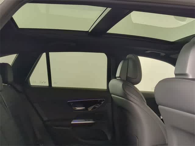 Thumbnail: 2026 Mercedes-Benz GLC - 22