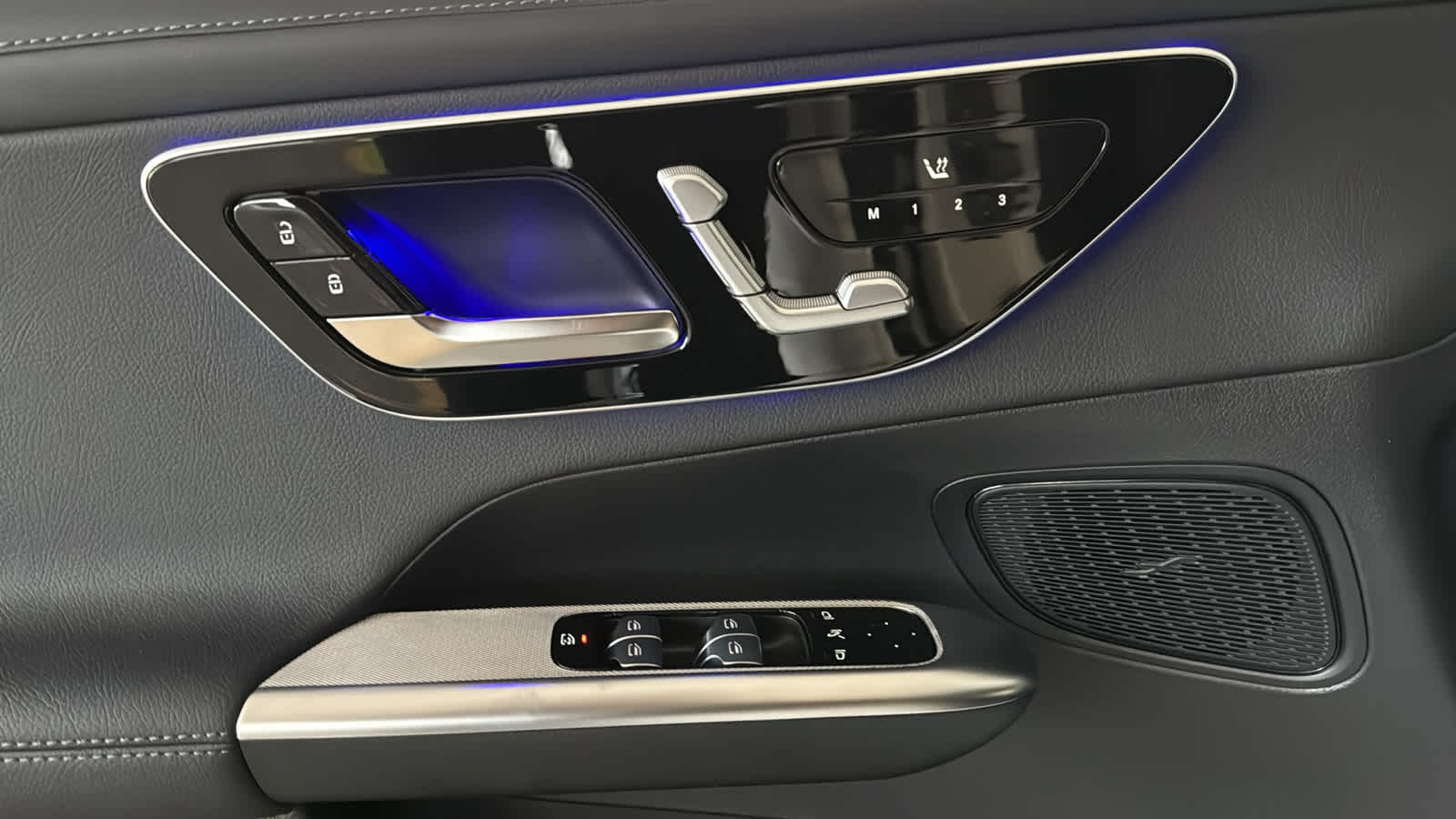 Thumbnail: 2026 Mercedes-Benz GLC - 18