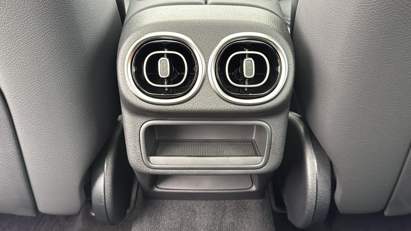 Thumbnail: 2026 Mercedes-Benz GLC - 31