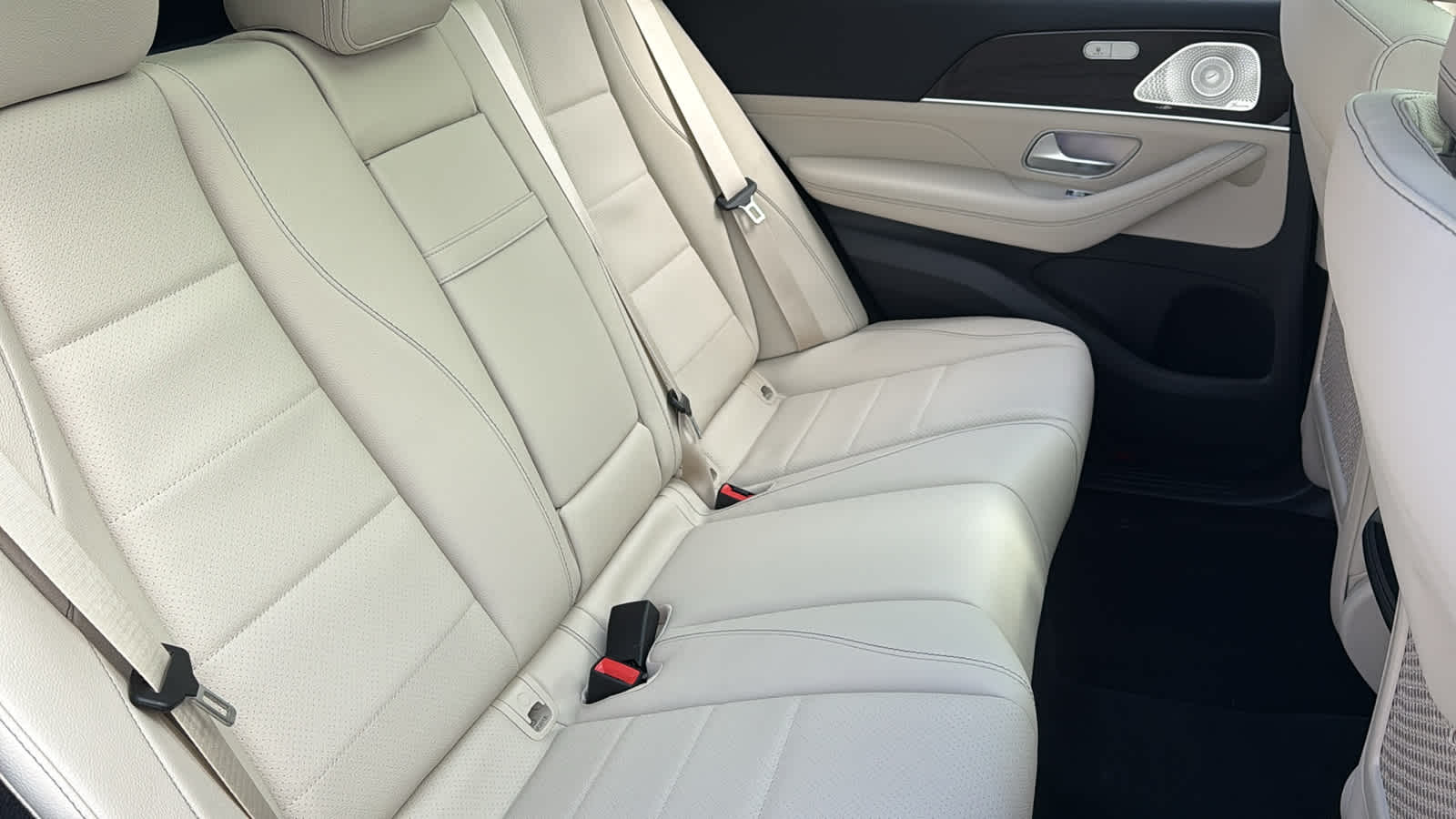 Thumbnail: 2026 Mercedes-Benz GLE - 36