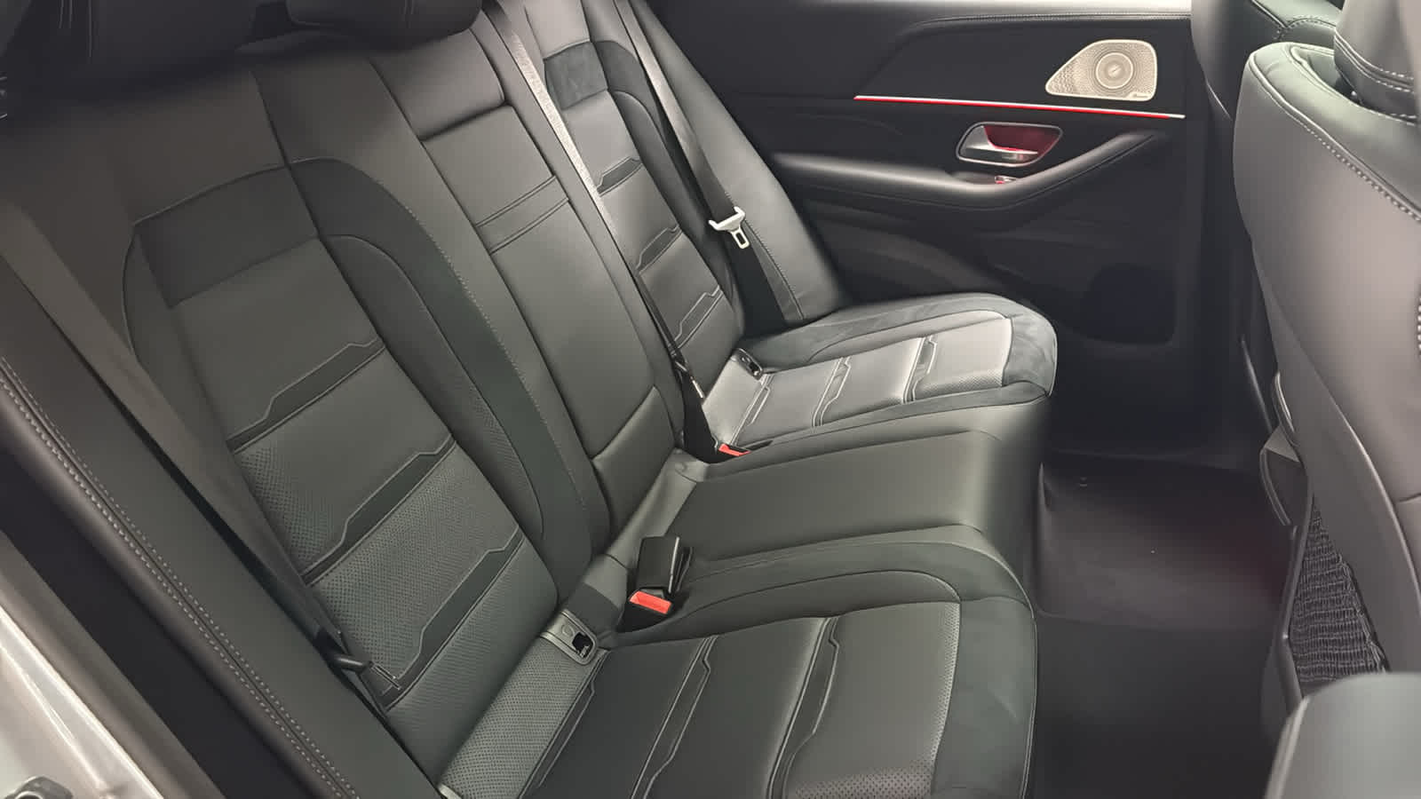 Thumbnail: 2025 Mercedes-Benz GLE - 36