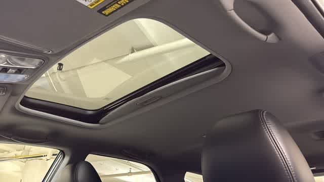 Thumbnail: 2005 Acura MDX - 23