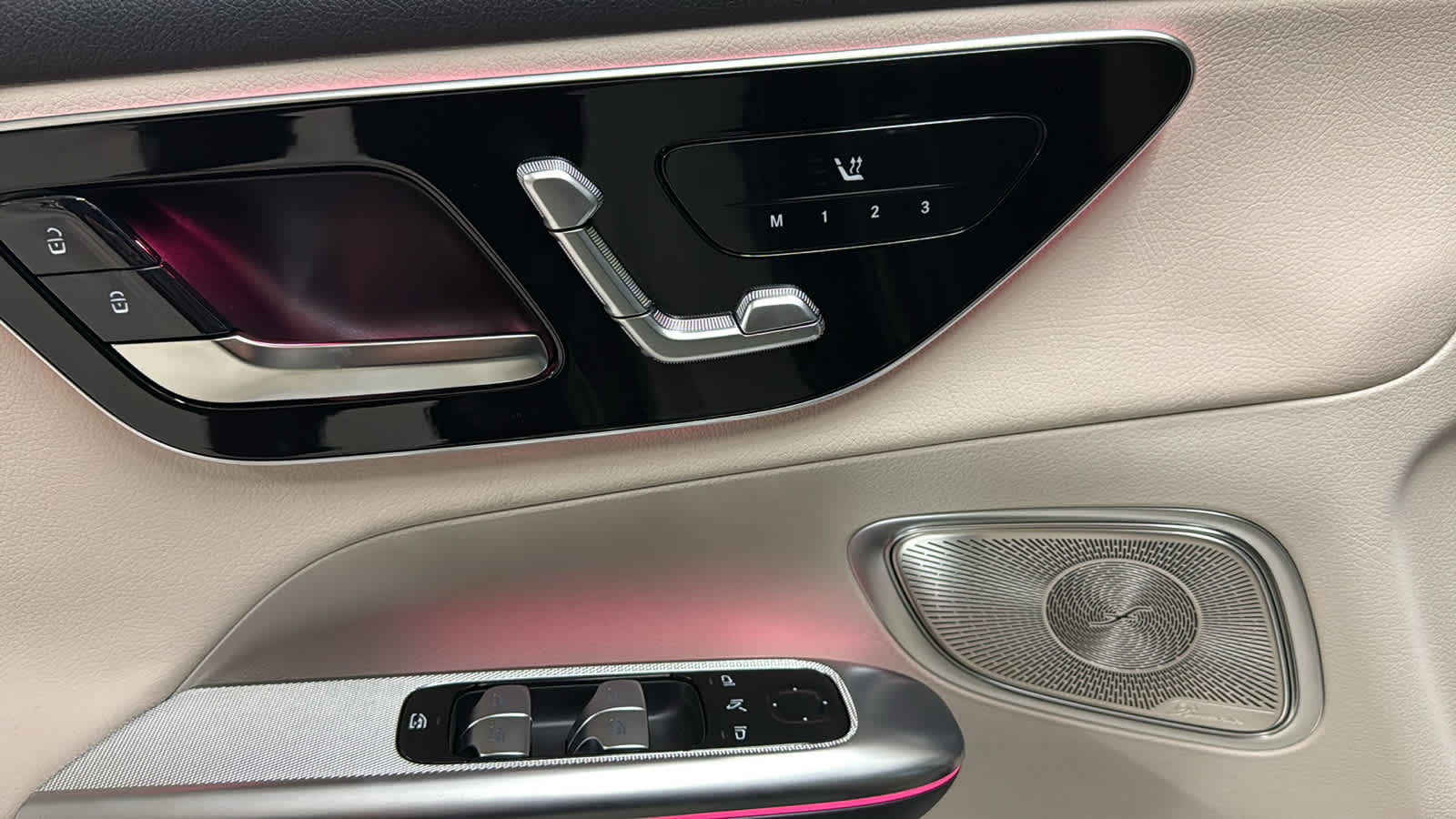 Thumbnail: 2026 Mercedes-Benz GLC - 16