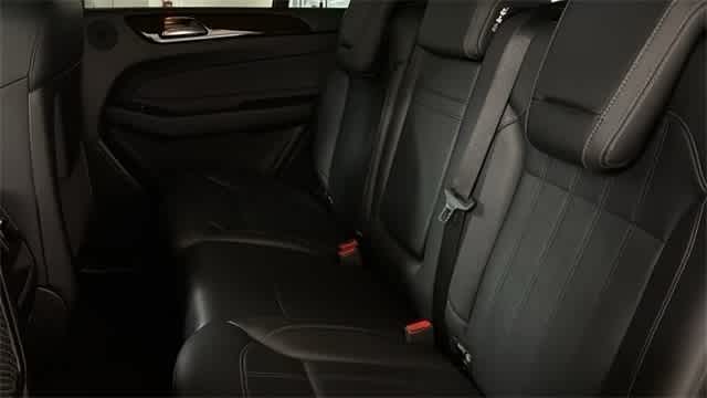 Thumbnail: 2016 Mercedes-Benz GLE - 32