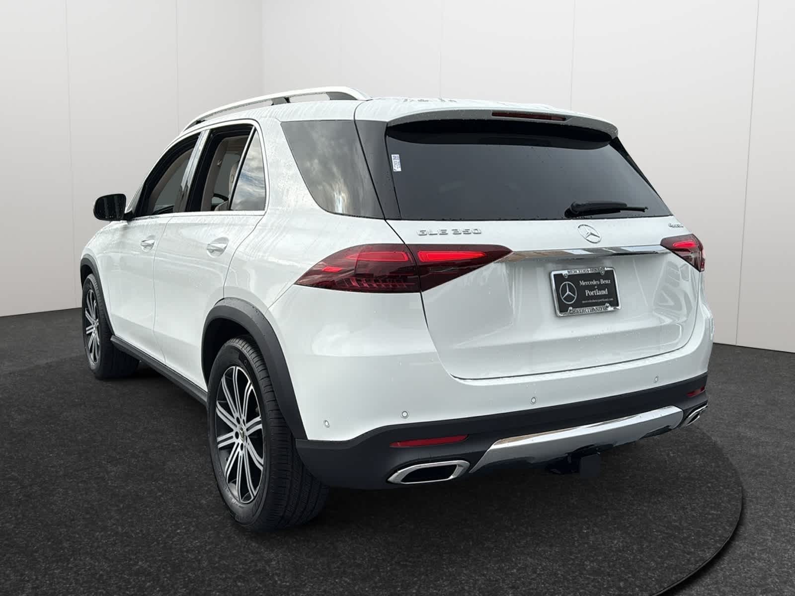 Thumbnail: 2026 Mercedes-Benz GLE - 4