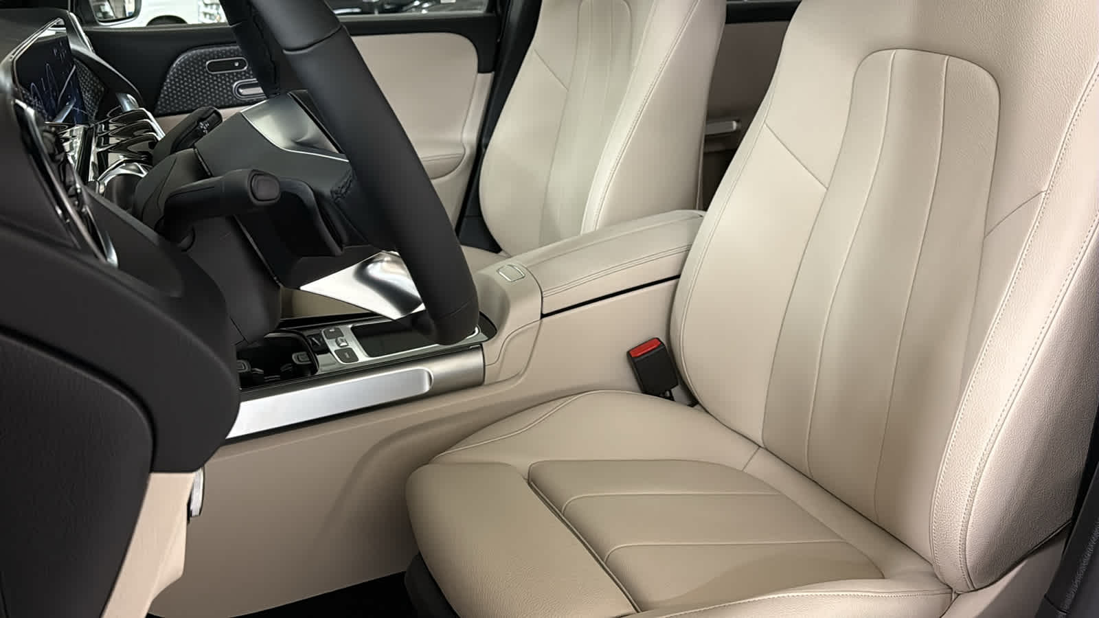 Thumbnail: 2026 Mercedes-Benz GLB - 29