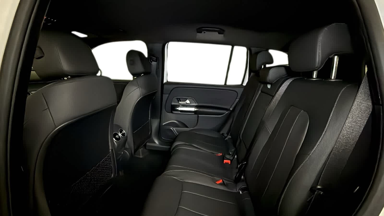 Thumbnail: 2026 Mercedes-Benz GLB - 6