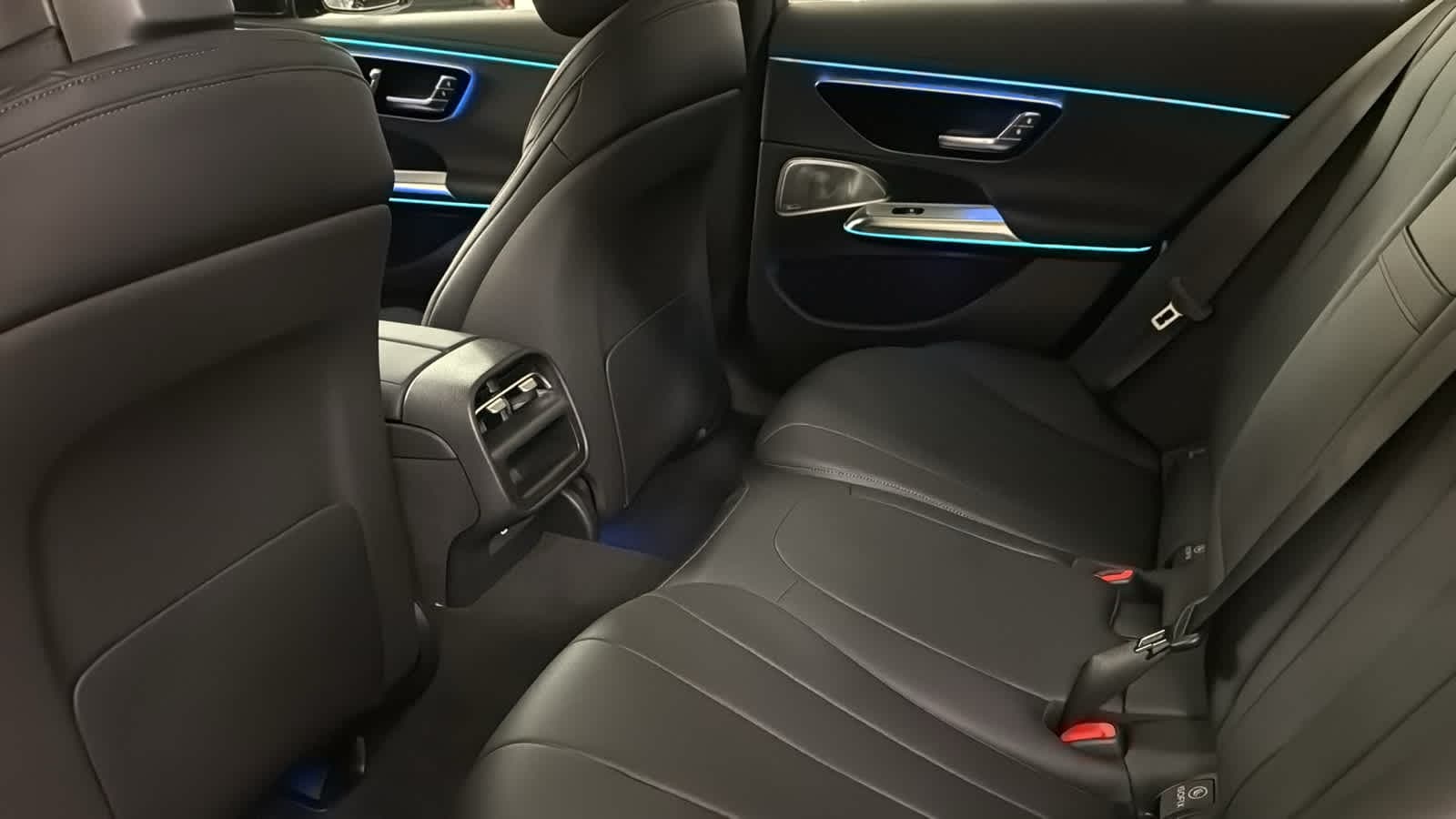 Thumbnail: 2026 Mercedes-Benz E-Class - 30