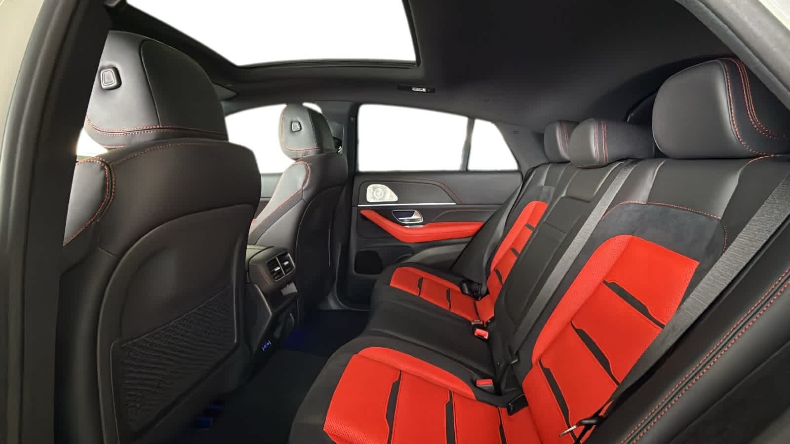 Thumbnail: 2026 Mercedes-Benz GLE - 6