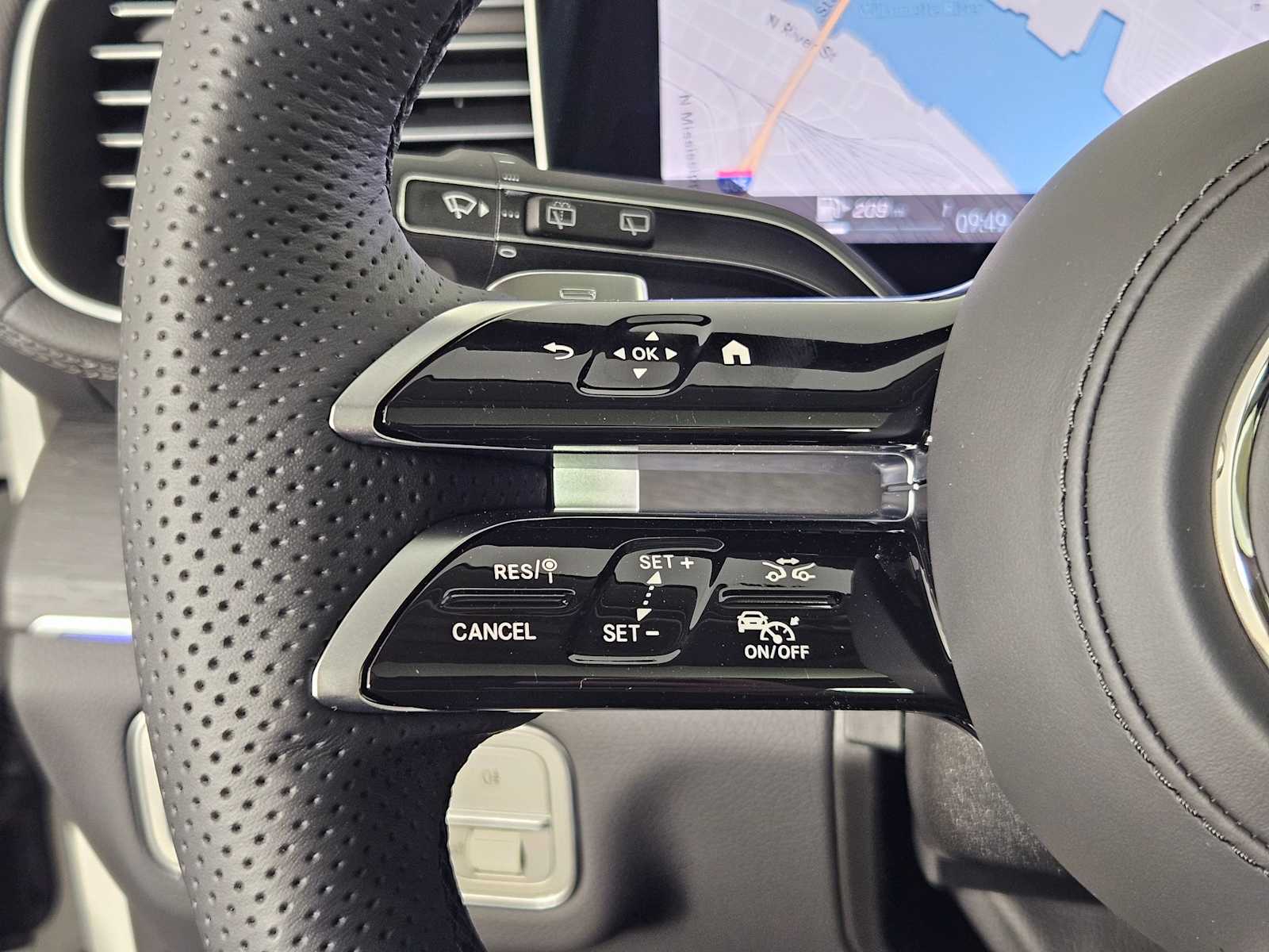 Thumbnail: 2025 Mercedes-Benz GLS - 27