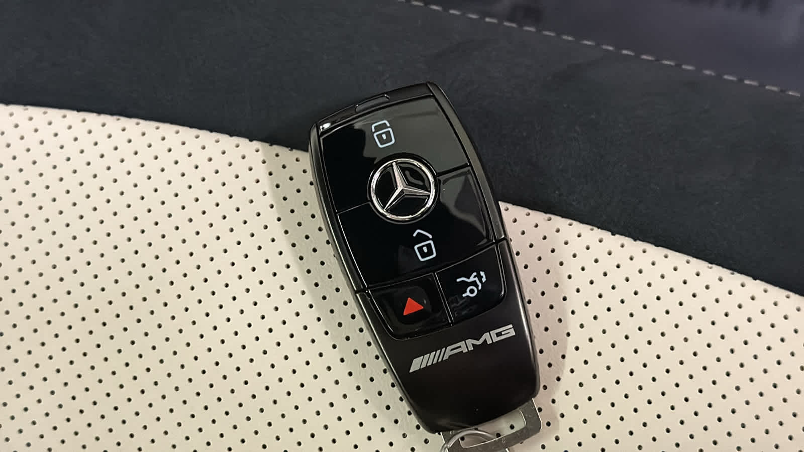 Thumbnail: 2026 Mercedes-Benz GL-Class - 39