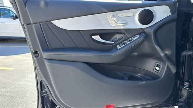 Thumbnail: 2022 Mercedes-Benz GLC - 14