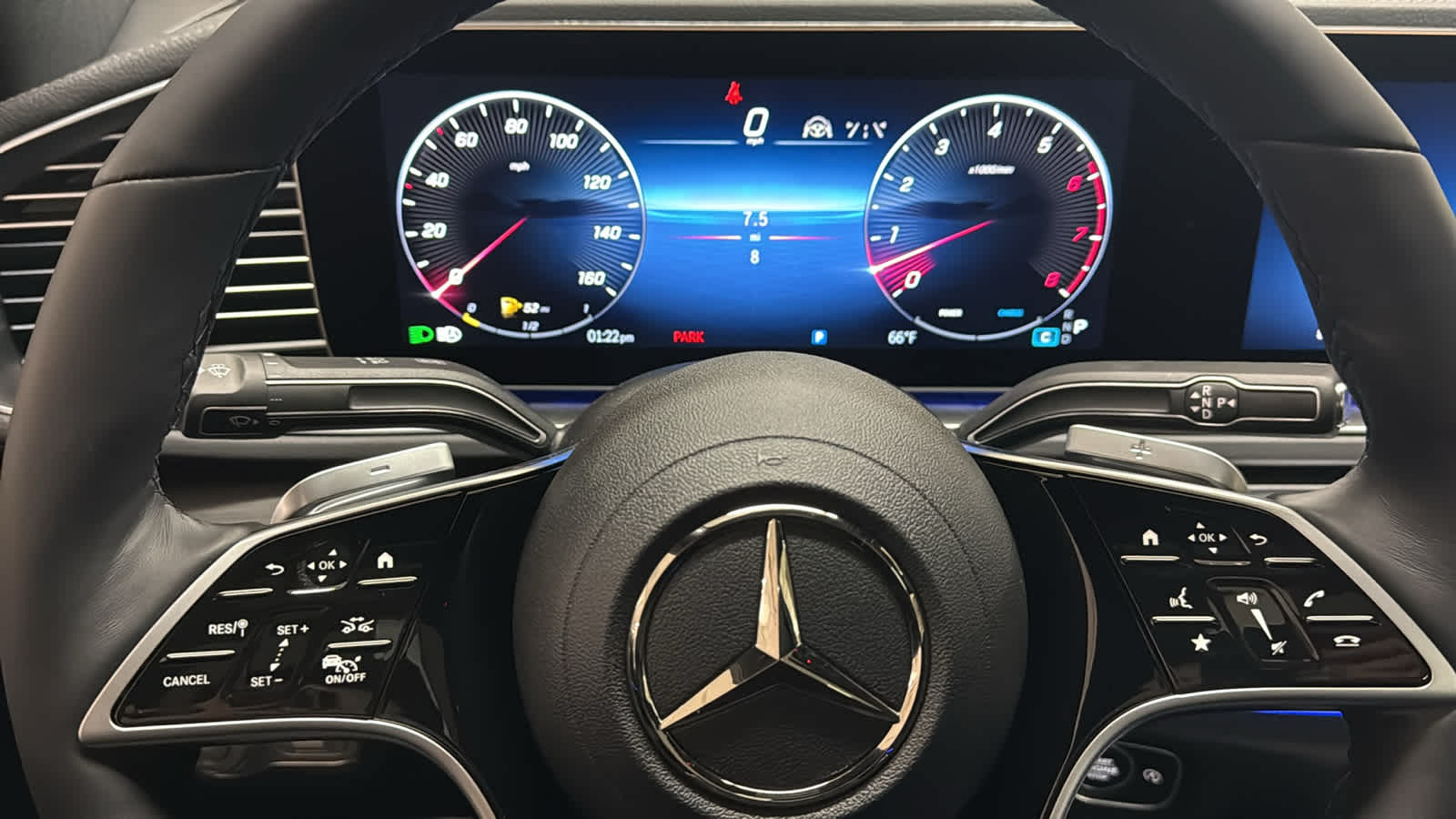 Thumbnail: 2026 Mercedes-Benz GLE - 19