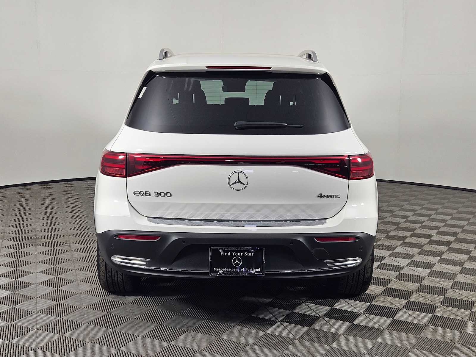 Thumbnail: 2024 Mercedes-Benz EQB - 4
