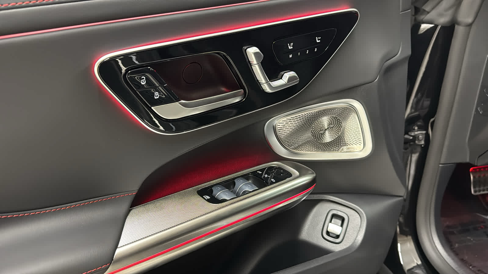 Thumbnail: 2026 Mercedes-Benz CLE - 15