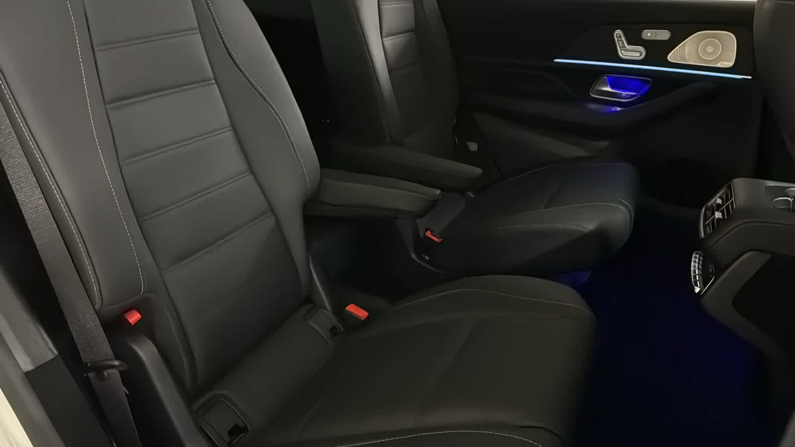 Thumbnail: 2026 Mercedes-Benz GLS - 33