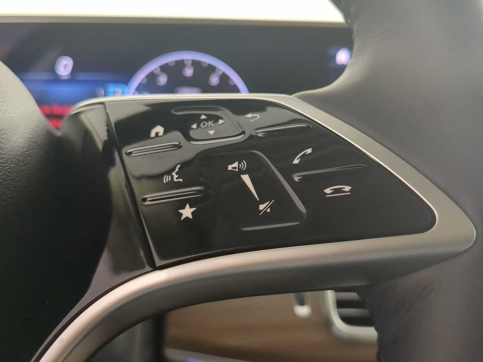 Thumbnail: 2026 Mercedes-Benz GLE - 26