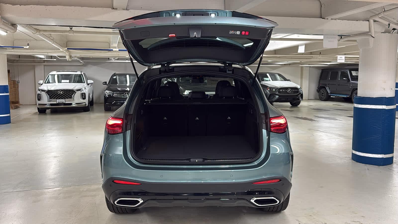 Thumbnail: 2026 Mercedes-Benz GLC - 9