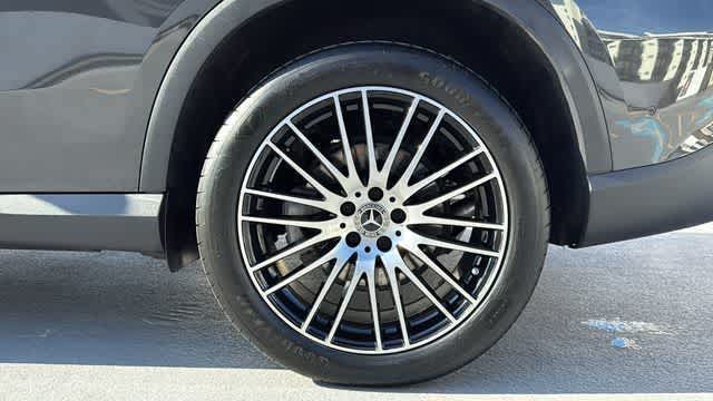 Thumbnail: 2025 Mercedes-Benz GLC - 12