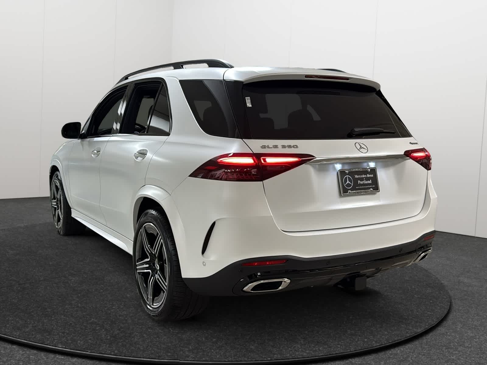 Thumbnail: 2026 Mercedes-Benz GLE - 6