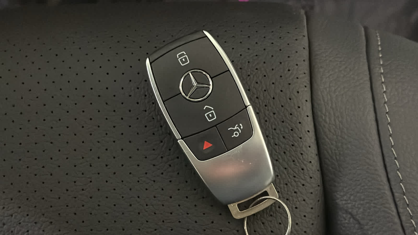 Thumbnail: 2025 Mercedes-Benz GLS - 39