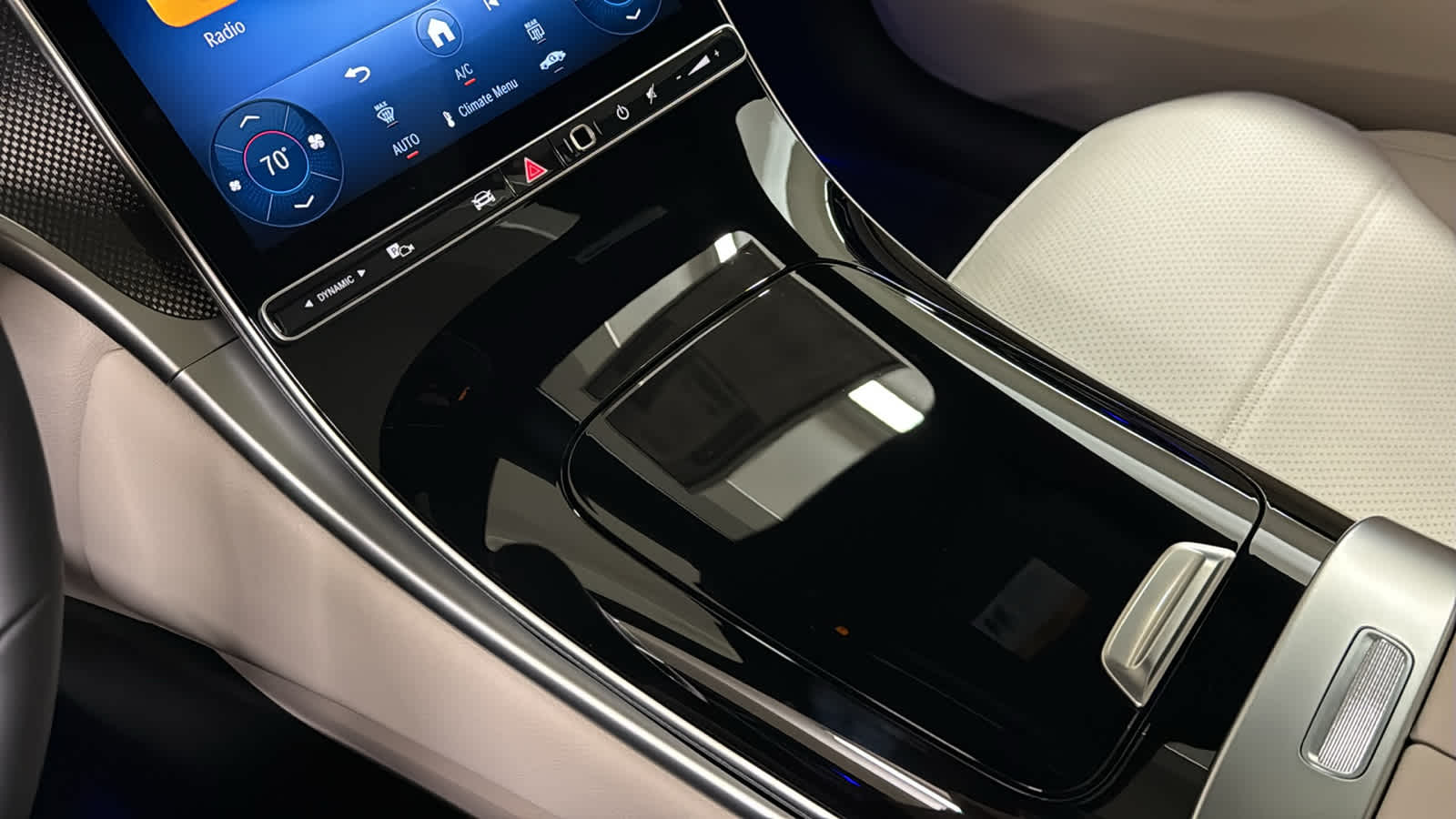 Thumbnail: 2026 Mercedes-Benz GLC - 24