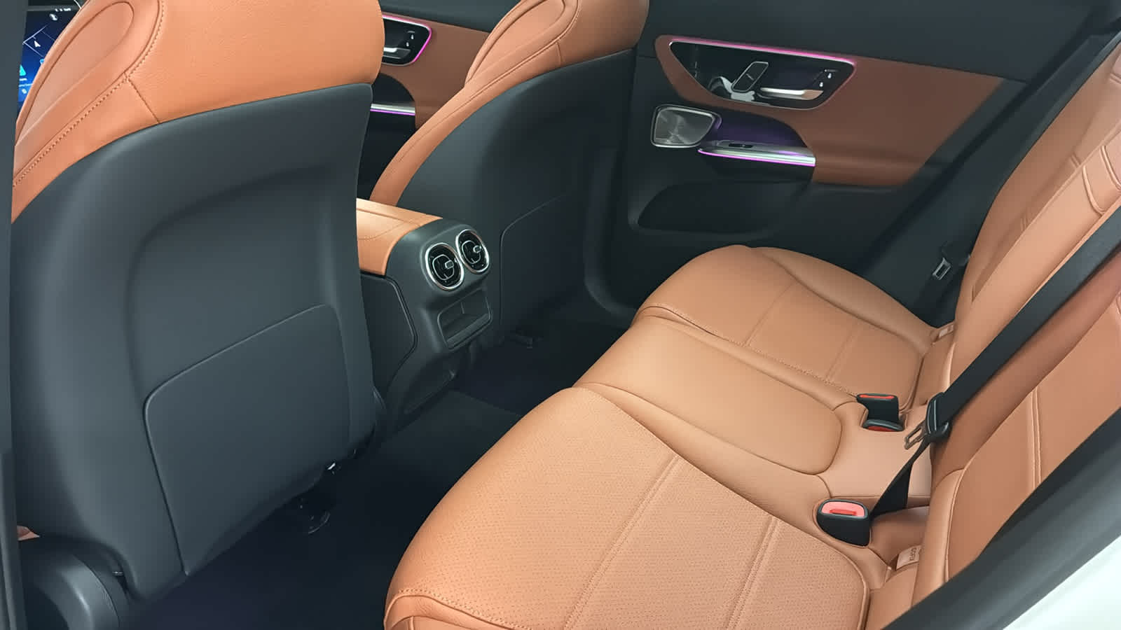 Thumbnail: 2026 Mercedes-Benz GLC - 30