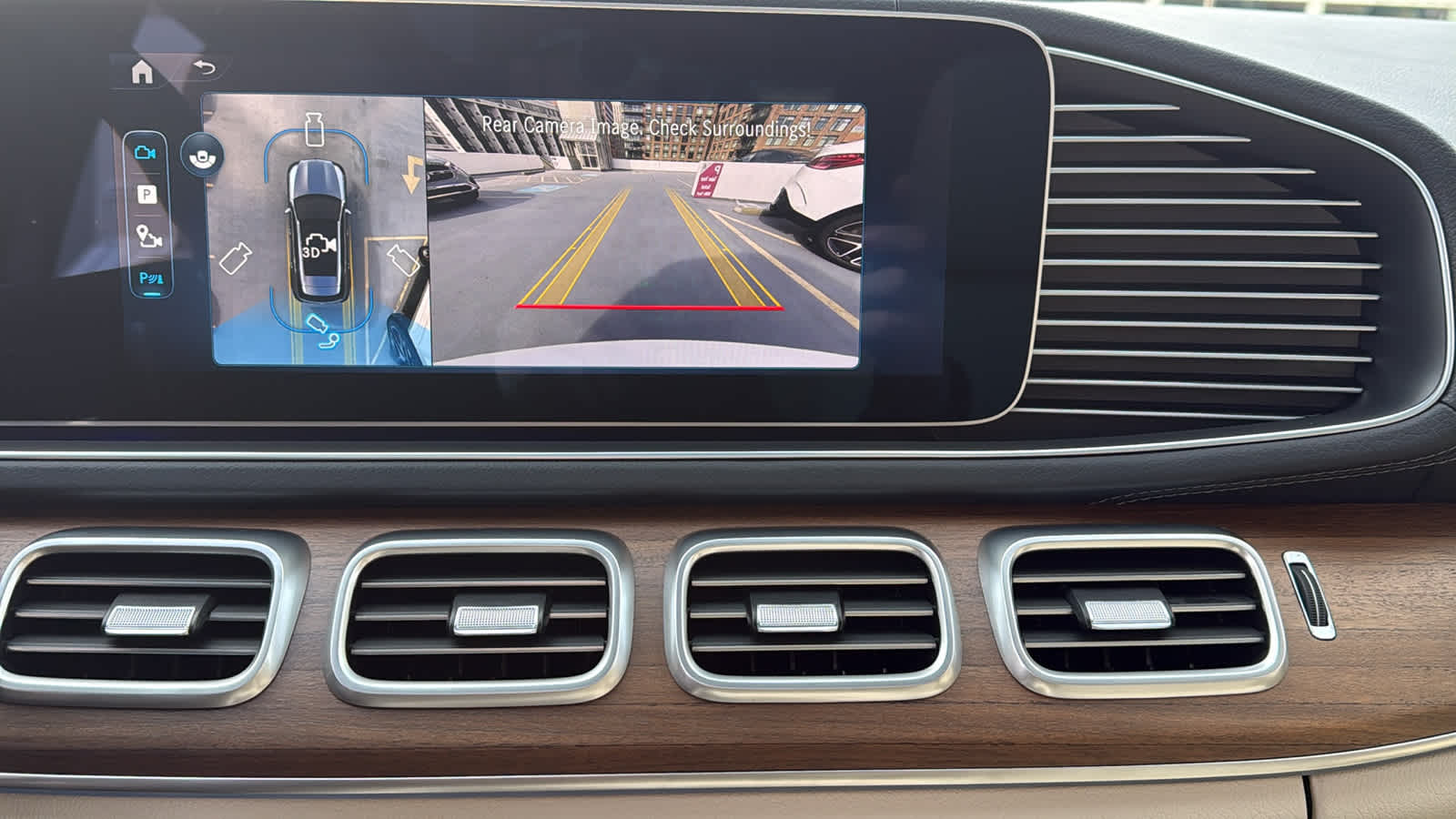 Thumbnail: 2026 Mercedes-Benz GLE - 23