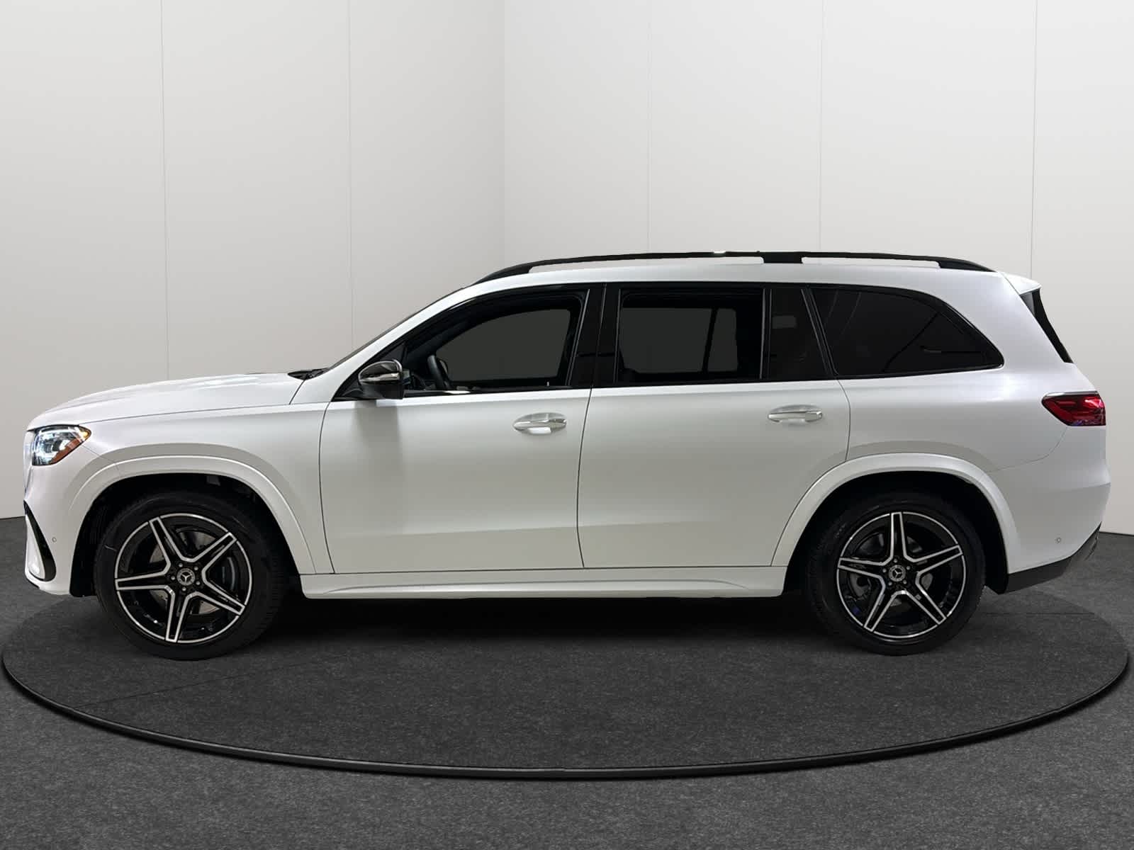 Thumbnail: 2026 Mercedes-Benz GLS - 3