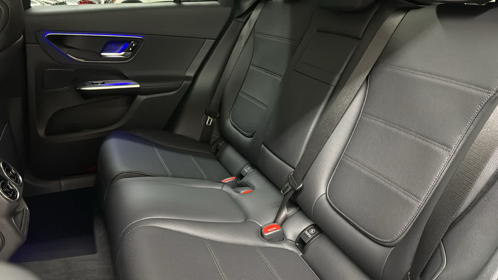 Thumbnail: 2026 Mercedes-Benz GLC - 31