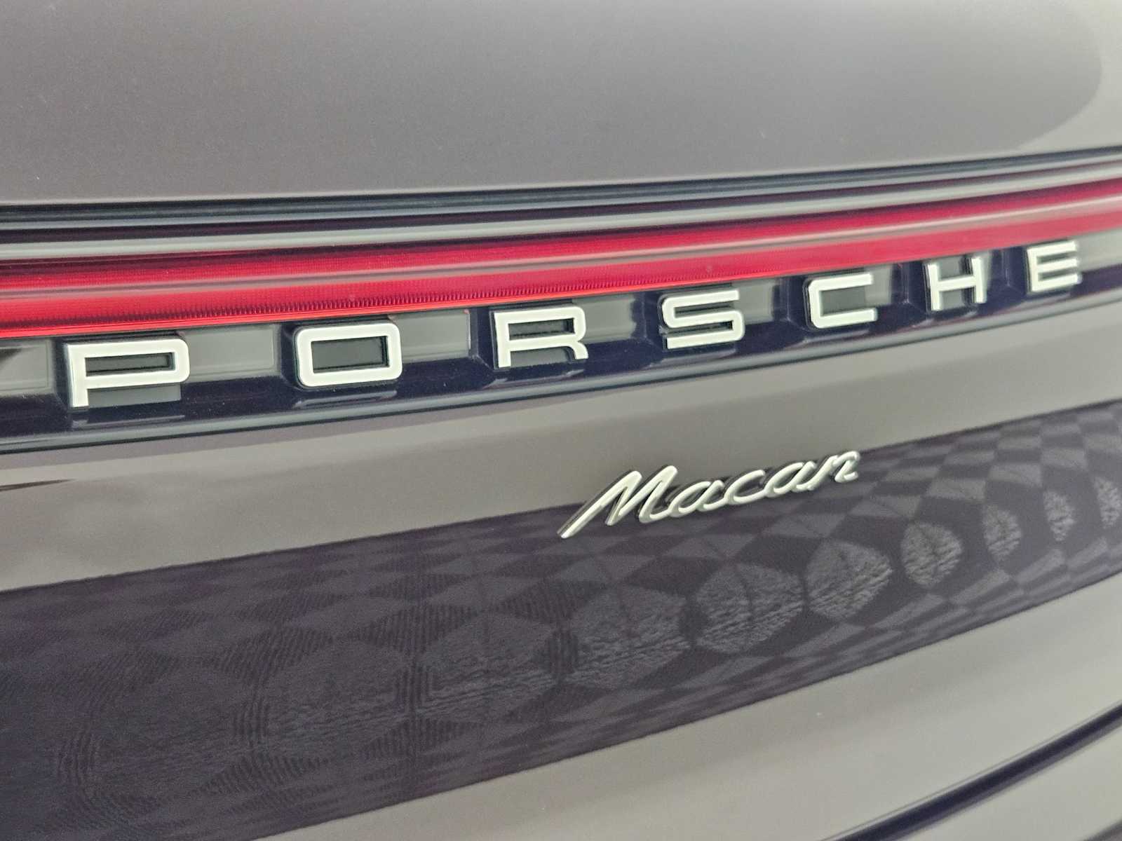 Thumbnail: 2023 Porsche Macan - 11