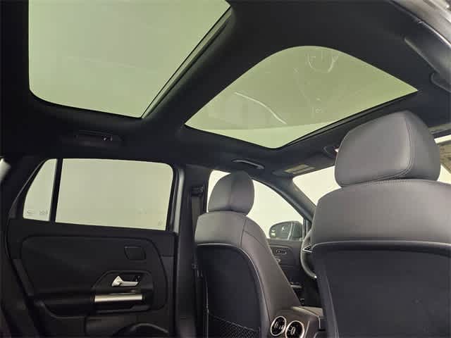 2025 Mercedes-Benz GLA 250 4MATIC 15