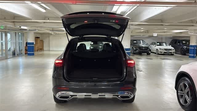 Thumbnail: 2025 Mercedes-Benz GLC - 8