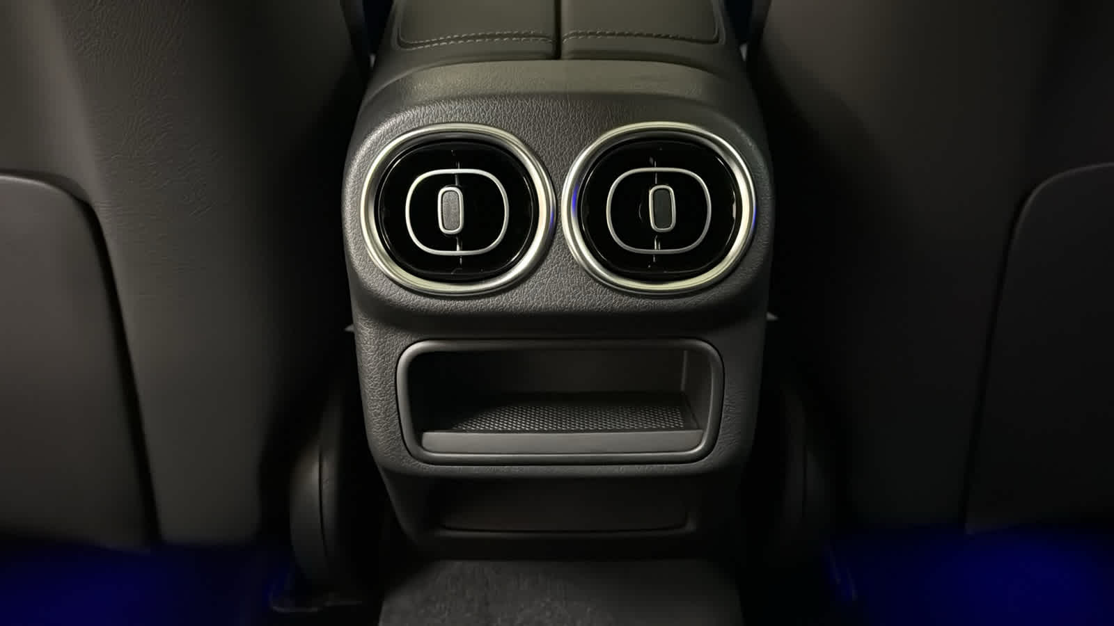 Thumbnail: 2026 Mercedes-Benz GLC - 30